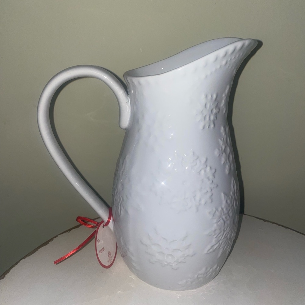 White Snowflake pitcher